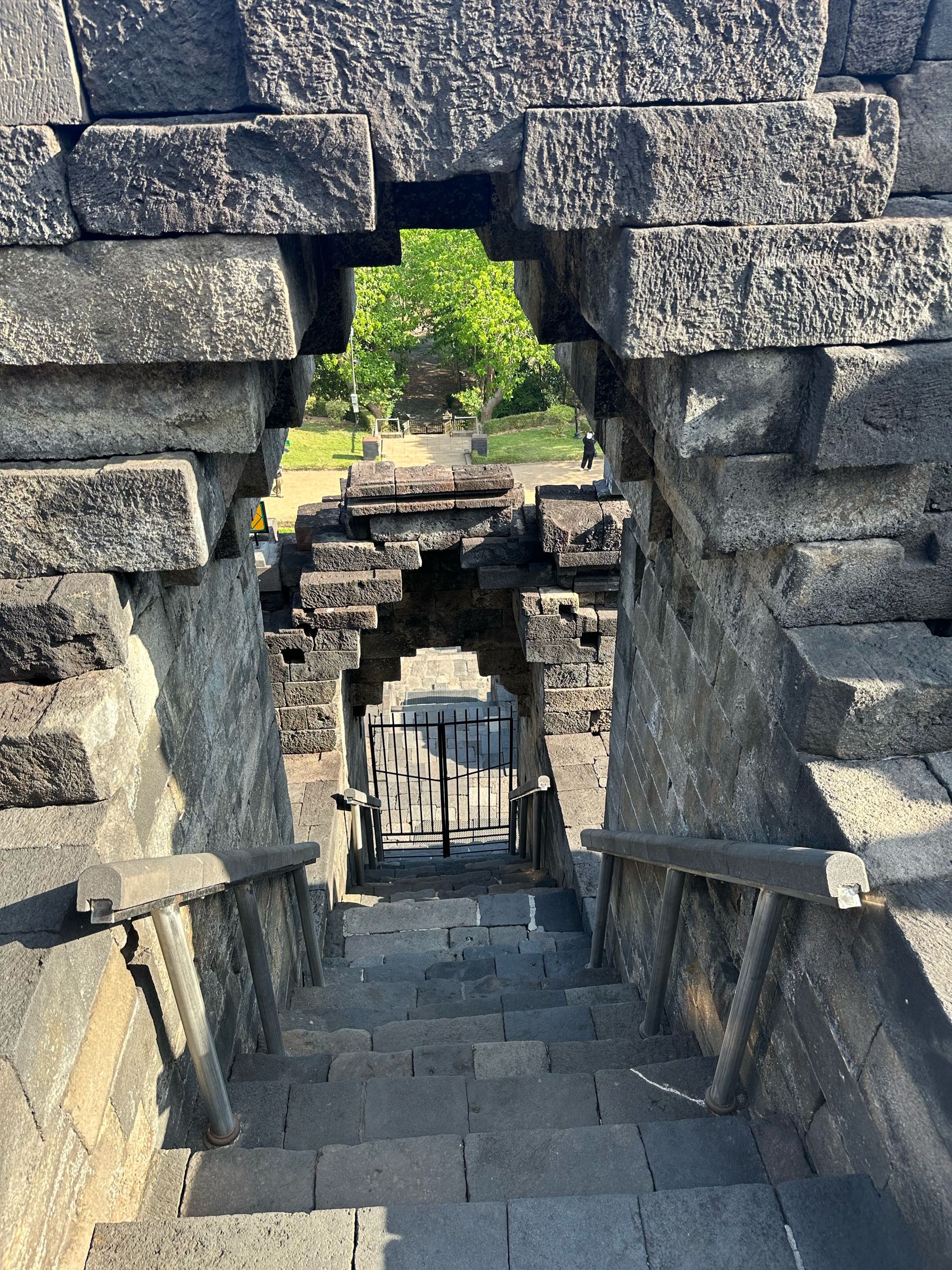 borobudur - prambanan