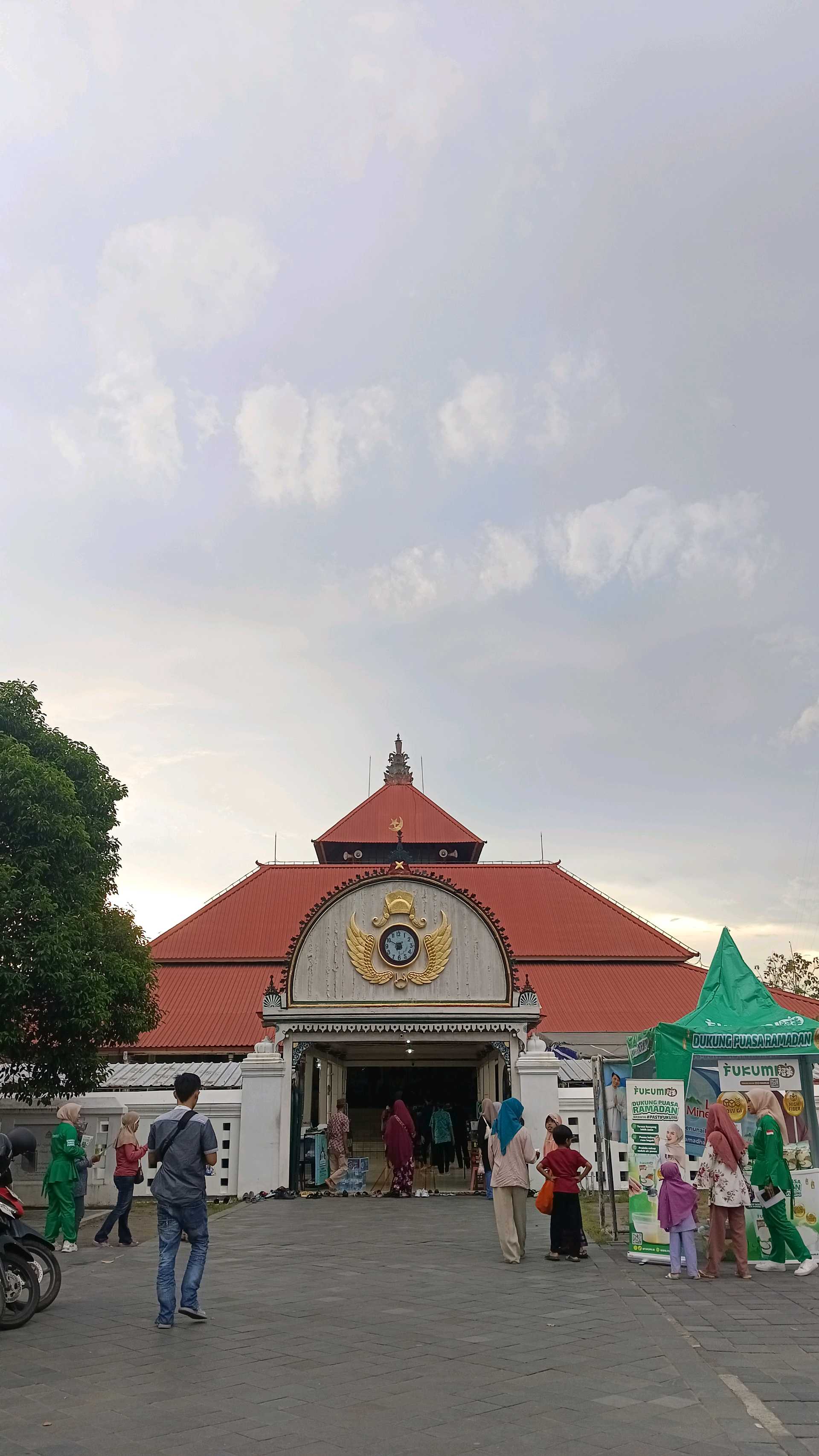Strolling around kota jogja