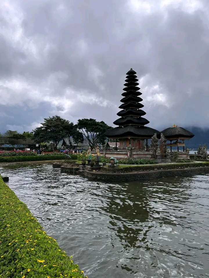 Ulun Danu Tample Bedugul tour 