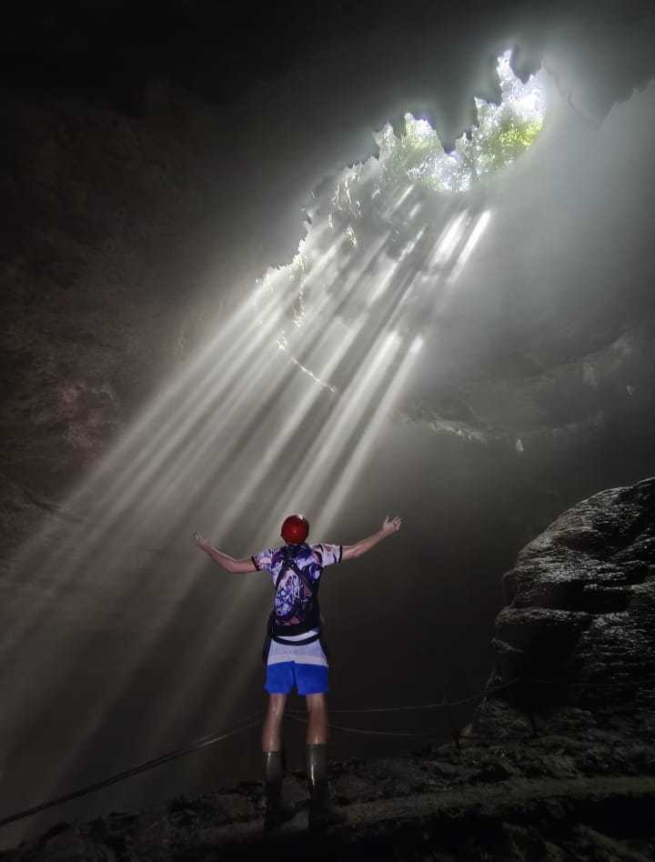 Caving Jomblang